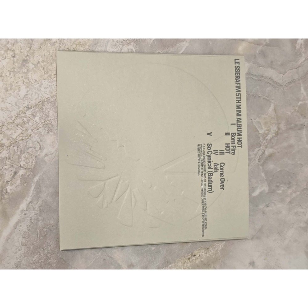 LE SSERAFIM HOT Vol.3 Bleached Aura Album EUC Kpop Photobook CD - Picture 10 of 10